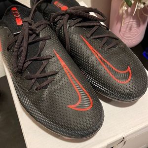 Nike Phantom Soccer Cleats